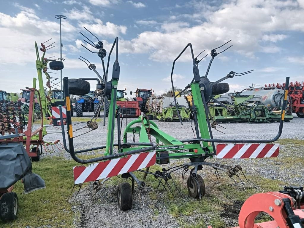 Deutz-fahr 5521 - Μηχάνημα περιτύλιξης: φωτογραφία 2 Deutz-fahr 5521 - Μηχάνημα περιτύλιξης: φωτογραφία 2