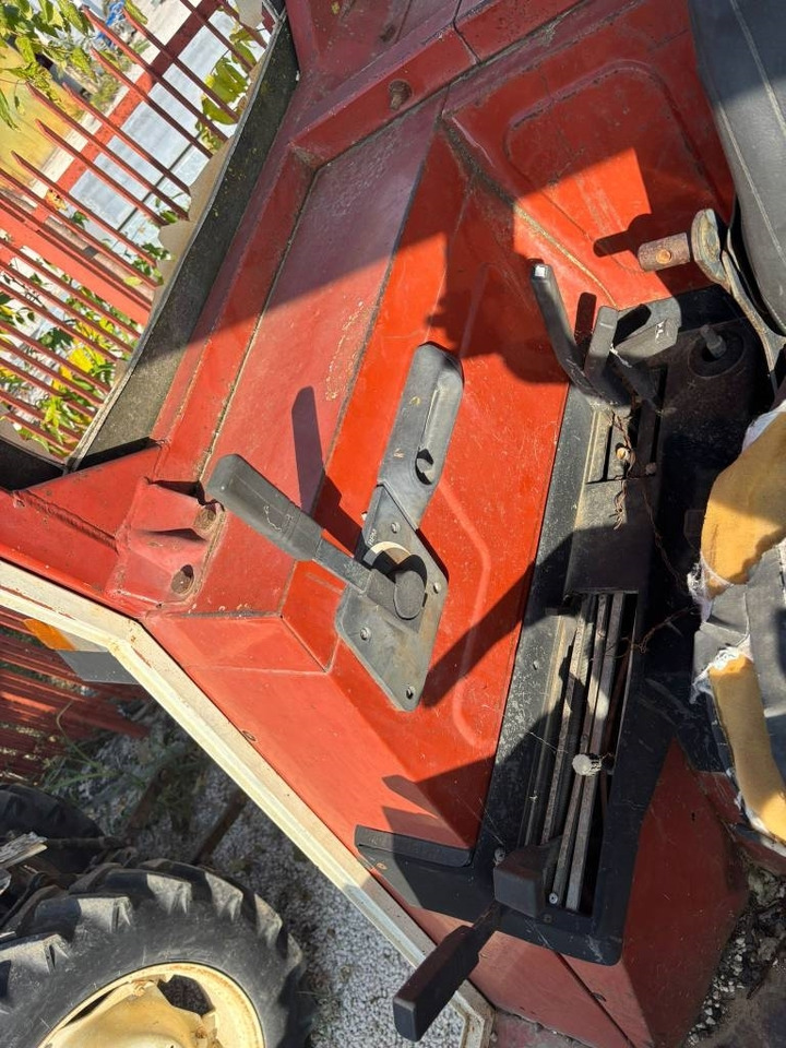 Fiatagri 130/90 DT - Τρακτέρ: φωτογραφία 3 Fiatagri 130/90 DT - Τρακτέρ: φωτογραφία 3