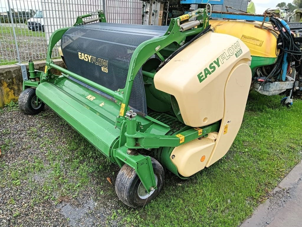 Krone Easy Flow 300 - Ενσιρωτική μηχανή: φωτογραφία 1 Krone Easy Flow 300 - Ενσιρωτική μηχανή: φωτογραφία 1