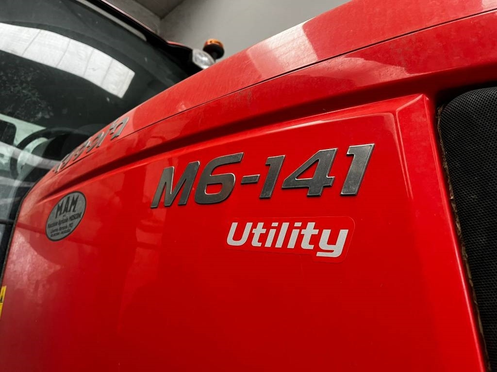Kubota M 6-141 - Τρακτέρ: φωτογραφία 4 Kubota M 6-141 - Τρακτέρ: φωτογραφία 4