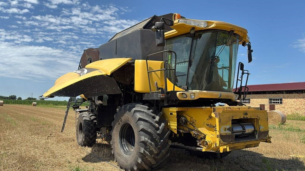 New Holland CR 960 - Θεριζοαλωνιστική μηχανή: φωτογραφία 1 New Holland CR 960 - Θεριζοαλωνιστική μηχανή: φωτογραφία 1