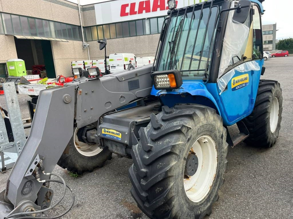 New Holland LM 430 - Τηλεσκοπικός φορτωτής: φωτογραφία 4 New Holland LM 430 - Τηλεσκοπικός φορτωτής: φωτογραφία 4