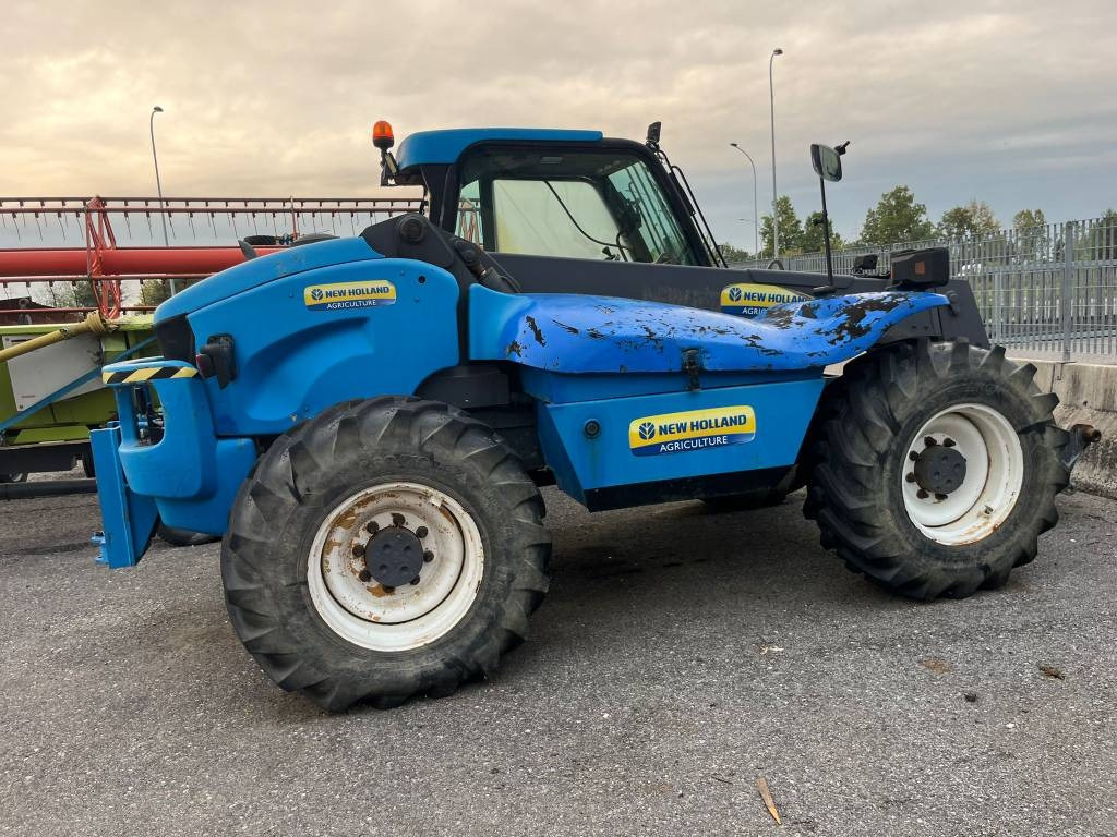 New Holland LM 430 - Τηλεσκοπικός φορτωτής: φωτογραφία 1 New Holland LM 430 - Τηλεσκοπικός φορτωτής: φωτογραφία 1