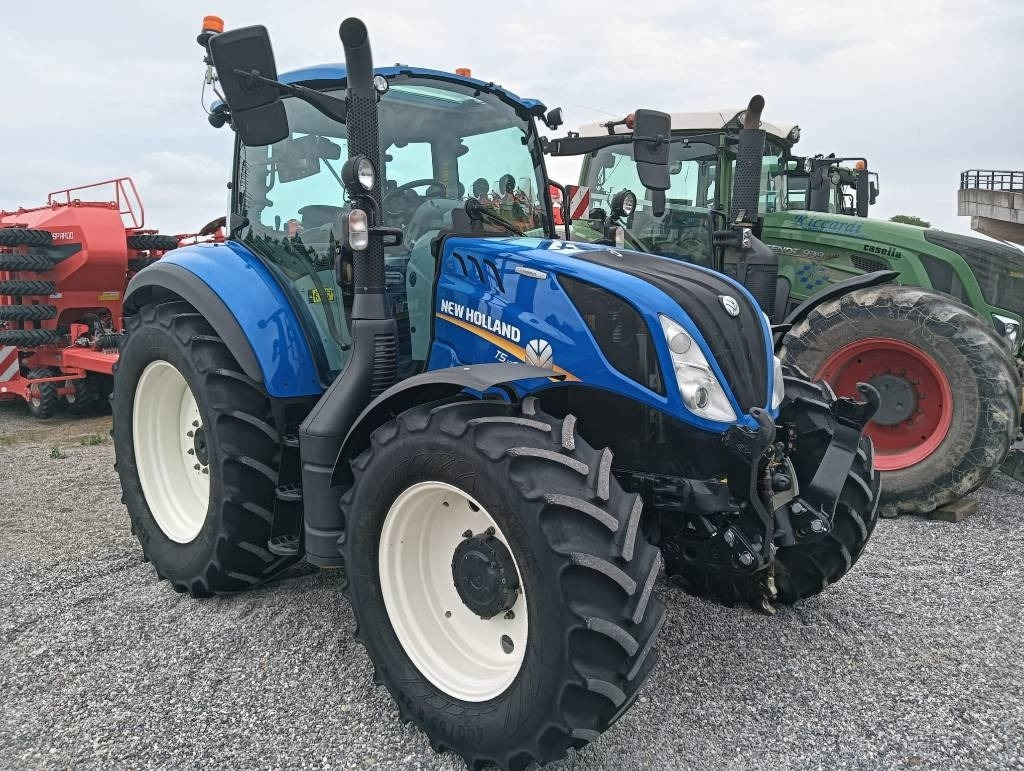 New Holland T 5.120 - Τρακτέρ: φωτογραφία 1 New Holland T 5.120 - Τρακτέρ: φωτογραφία 1