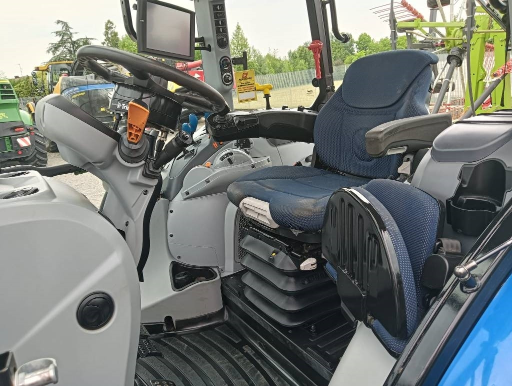 Τρακτέρ New Holland T 5.120: φωτογραφία 10