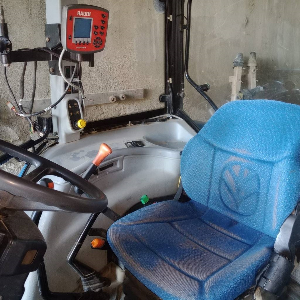 New Holland T 5050 - Τρακτέρ: φωτογραφία 4 New Holland T 5050 - Τρακτέρ: φωτογραφία 4
