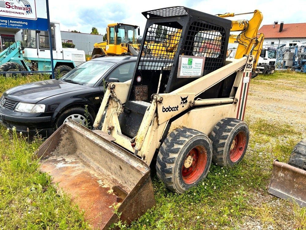Bobcat 825 - Ελαστιχοφόρος φορτωτής: φωτογραφία 1 Bobcat 825 - Ελαστιχοφόρος φορτωτής: φωτογραφία 1