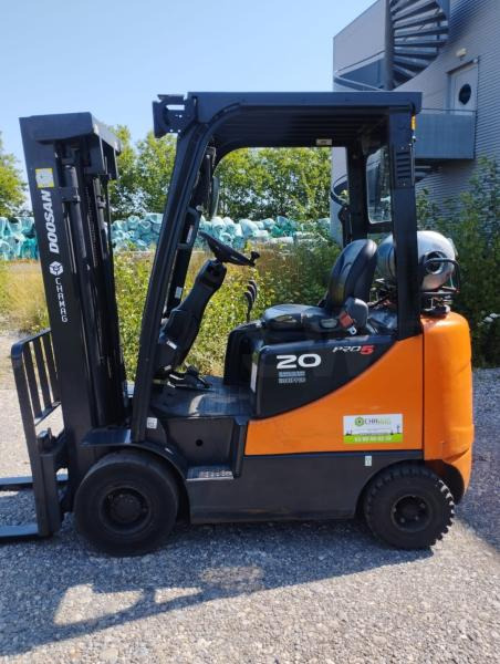 Doosan Chariot élévateur fenwick 2t gaz DOOSAN fenwick - Υγραεριοκίνητο περονοφόρο: φωτογραφία 1 Doosan Chariot élévateur fenwick 2t gaz DOOSAN fenwick - Υγραεριοκίνητο περονοφόρο: φωτογραφία 1