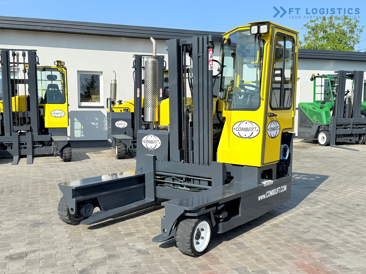 COMBILIFT C3000 / GAS / TRIPLEX - 4900MM / ONLY 1537 HOURS / FORK POSITIONER / CABIN / LIKE NEW - 4-κίνητα ανυψωτικό στενών δρόμων: φωτογραφία 1 COMBILIFT C3000 / GAS / TRIPLEX - 4900MM / ONLY 1537 HOURS / FORK POSITIONER / CABIN / LIKE NEW - 4-κίνητα ανυψωτικό στενών δρόμων: φωτογραφία 1
