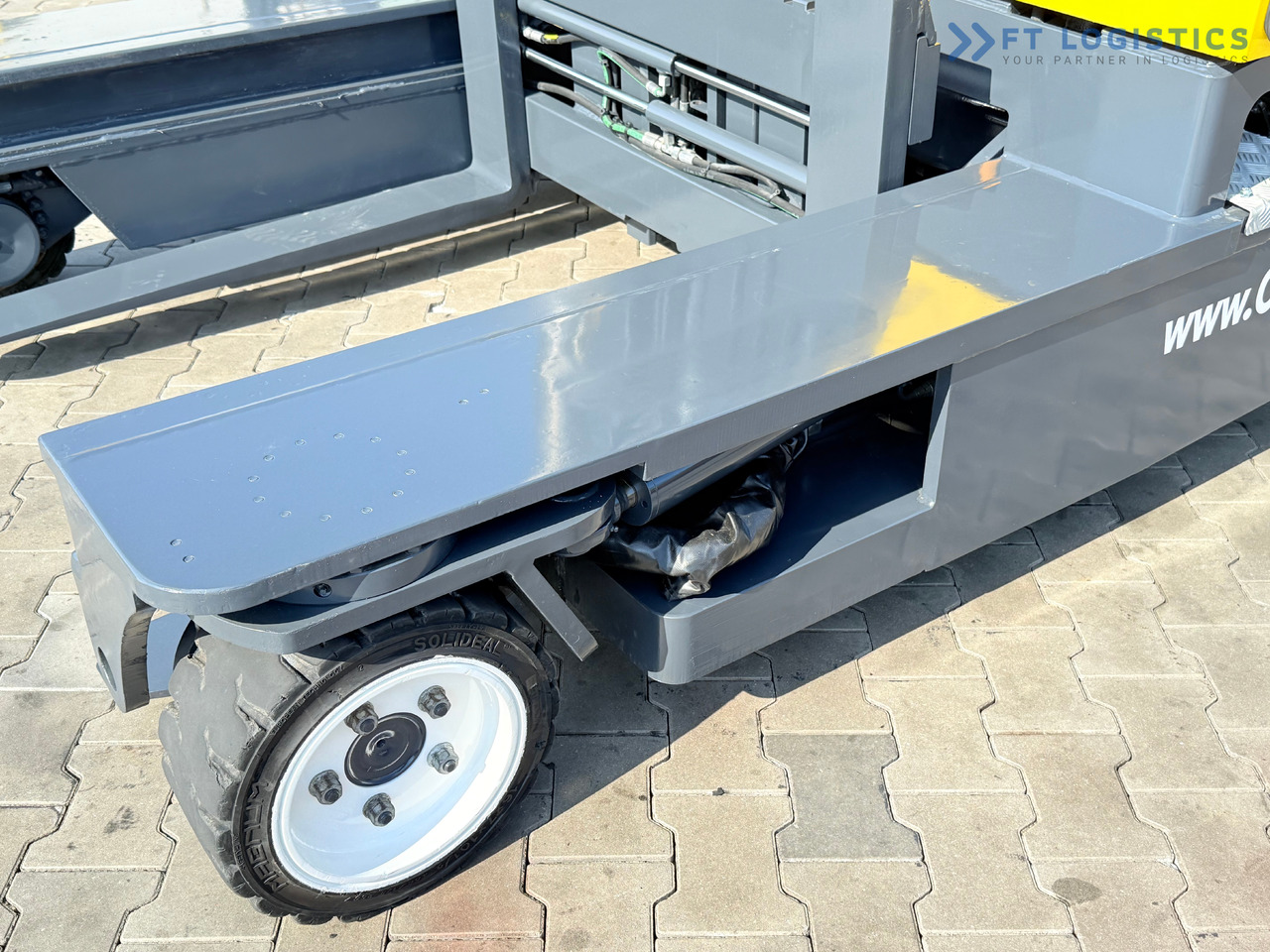 COMBILIFT C3000 / GAS / TRIPLEX - 4900MM / ONLY 1537 HOURS / FORK POSITIONER / CABIN / LIKE NEW - 4-κίνητα ανυψωτικό στενών δρόμων: φωτογραφία 4 COMBILIFT C3000 / GAS / TRIPLEX - 4900MM / ONLY 1537 HOURS / FORK POSITIONER / CABIN / LIKE NEW - 4-κίνητα ανυψωτικό στενών δρόμων: φωτογραφία 4