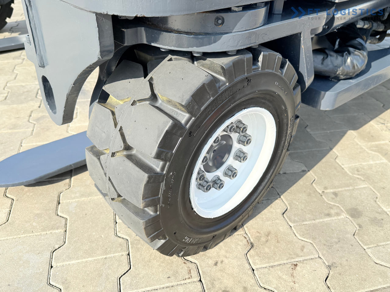COMBILIFT C4000 / DIESEL / DUPLEX - 4100MM / FORK POSITIONER / ONLY 2951 MTH / LIKE NEW - 4-κίνητα ανυψωτικό στενών δρόμων: φωτογραφία 3 COMBILIFT C4000 / DIESEL / DUPLEX - 4100MM / FORK POSITIONER / ONLY 2951 MTH / LIKE NEW - 4-κίνητα ανυψωτικό στενών δρόμων: φωτογραφία 3