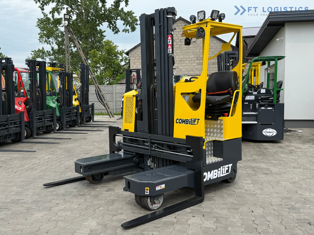 COMBILIFT MR / ELECTRIC / TRIPLEX – 6000MM / FULL FREE LIFT / WIDE POSITIONER / FORK SIDESHIFT / ONLY 1400 HOURS / LIKE NEW - 4-κίνητα ανυψωτικό στενών δρόμων: φωτογραφία 1 COMBILIFT MR / ELECTRIC / TRIPLEX – 6000MM / FULL FREE LIFT / WIDE POSITIONER / FORK SIDESHIFT / ONLY 1400 HOURS / LIKE NEW - 4-κίνητα ανυψωτικό στενών δρόμων: φωτογραφία 1