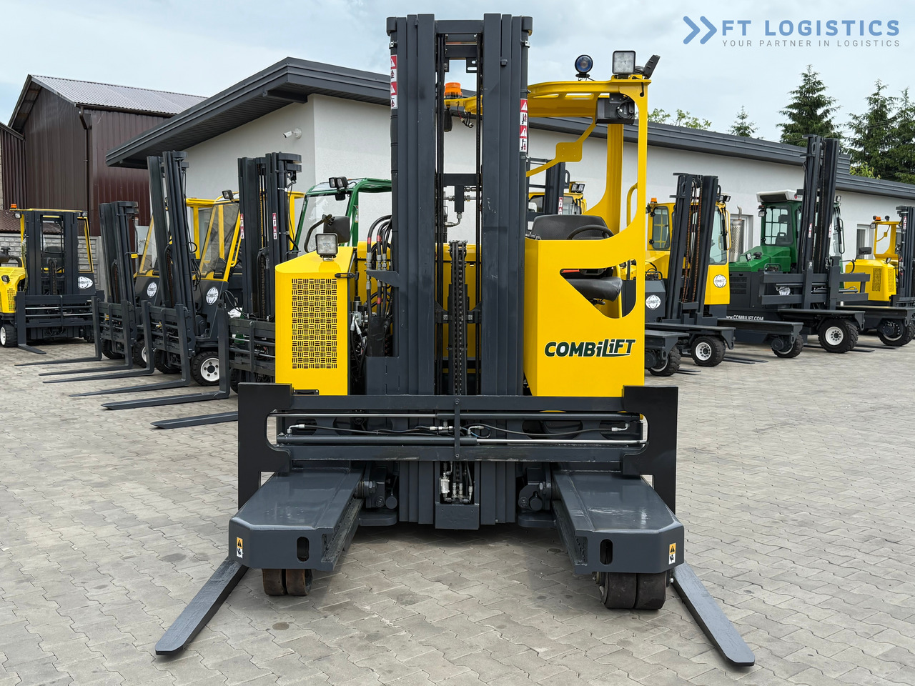COMBILIFT MR / ELECTRIC / TRIPLEX – 6000MM / FULL FREE LIFT / WIDE POSITIONER / FORK SIDESHIFT / ONLY 1400 HOURS / LIKE NEW - 4-κίνητα ανυψωτικό στενών δρόμων: φωτογραφία 3 COMBILIFT MR / ELECTRIC / TRIPLEX – 6000MM / FULL FREE LIFT / WIDE POSITIONER / FORK SIDESHIFT / ONLY 1400 HOURS / LIKE NEW - 4-κίνητα ανυψωτικό στενών δρόμων: φωτογραφία 3