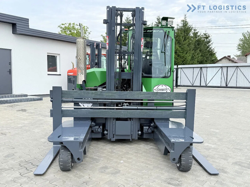 Combilift C3000 / DIESEL / DUPLEX - 4000MM / WIDE FORK POSITIONER 2700MM / FULL HEATED CABIN / ONLY 6905H / CONDITION - LIKE NEW! C3000 / - 4-κίνητα ανυψωτικό στενών δρόμων: φωτογραφία 4 Combilift C3000 / DIESEL / DUPLEX - 4000MM / WIDE FORK POSITIONER 2700MM / FULL HEATED CABIN / ONLY 6905H / CONDITION - LIKE NEW! C3000 / - 4-κίνητα ανυψωτικό στενών δρόμων: φωτογραφία 4