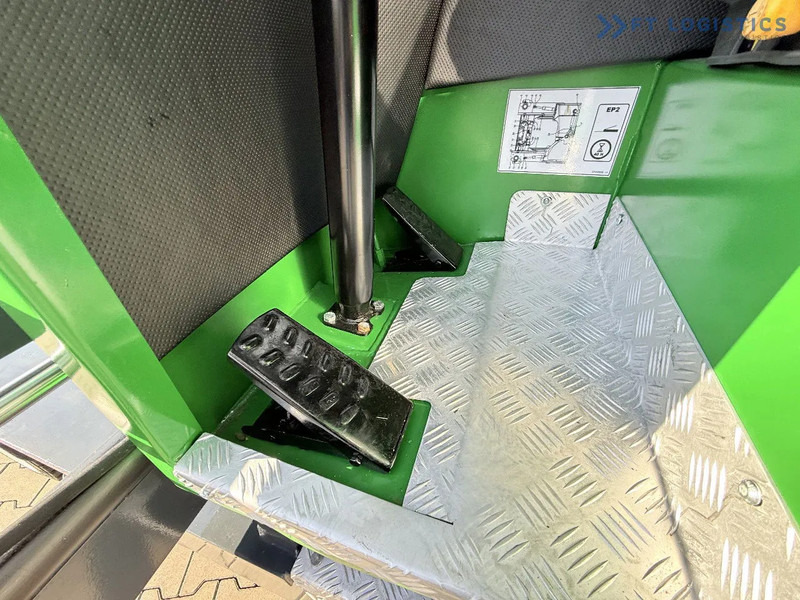 4-κίνητα ανυψωτικό στενών δρόμων Combilift C3000 / DIESEL / DUPLEX 4200MM / FREE LIFT / WIDE FORK POSITIONER / FULL CABIN / EXCELLENT CONDITION / Wide range of four-way an: φωτογραφία 10 4-κίνητα ανυψωτικό στενών δρόμων Combilift C3000 / DIESEL / DUPLEX 4200MM / FREE LIFT / WIDE FORK POSITIONER / FULL CABIN / EXCELLENT CONDITION / Wide range of four-way an: φωτογραφία 10