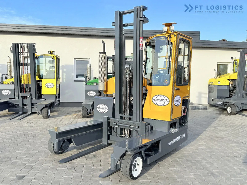 Combilift C3000 / GAS / DUPLEX 4500MM / ONLY 3096 HOURS / FORK SIDE SHIFT / FULL CABIN / EXCELLENT CONDITION / Wide range of four-way and - 4-κίνητα ανυψωτικό στενών δρόμων: φωτογραφία 3 Combilift C3000 / GAS / DUPLEX 4500MM / ONLY 3096 HOURS / FORK SIDE SHIFT / FULL CABIN / EXCELLENT CONDITION / Wide range of four-way and - 4-κίνητα ανυψωτικό στενών δρόμων: φωτογραφία 3