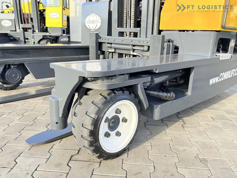 Combilift C3000 / GAS / DUPLEX 4500MM / ONLY 3096 HOURS / FORK SIDE SHIFT / FULL CABIN / EXCELLENT CONDITION / Wide range of four-way and - 4-κίνητα ανυψωτικό στενών δρόμων: φωτογραφία 4 Combilift C3000 / GAS / DUPLEX 4500MM / ONLY 3096 HOURS / FORK SIDE SHIFT / FULL CABIN / EXCELLENT CONDITION / Wide range of four-way and - 4-κίνητα ανυψωτικό στενών δρόμων: φωτογραφία 4