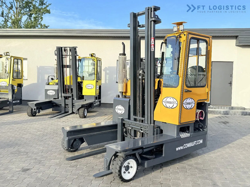 Combilift C3000 / GAS / DUPLEX 4500MM / ONLY 3096 HOURS / FORK SIDE SHIFT / FULL CABIN / EXCELLENT CONDITION / Wide range of four-way and - 4-κίνητα ανυψωτικό στενών δρόμων: φωτογραφία 1 Combilift C3000 / GAS / DUPLEX 4500MM / ONLY 3096 HOURS / FORK SIDE SHIFT / FULL CABIN / EXCELLENT CONDITION / Wide range of four-way and - 4-κίνητα ανυψωτικό στενών δρόμων: φωτογραφία 1