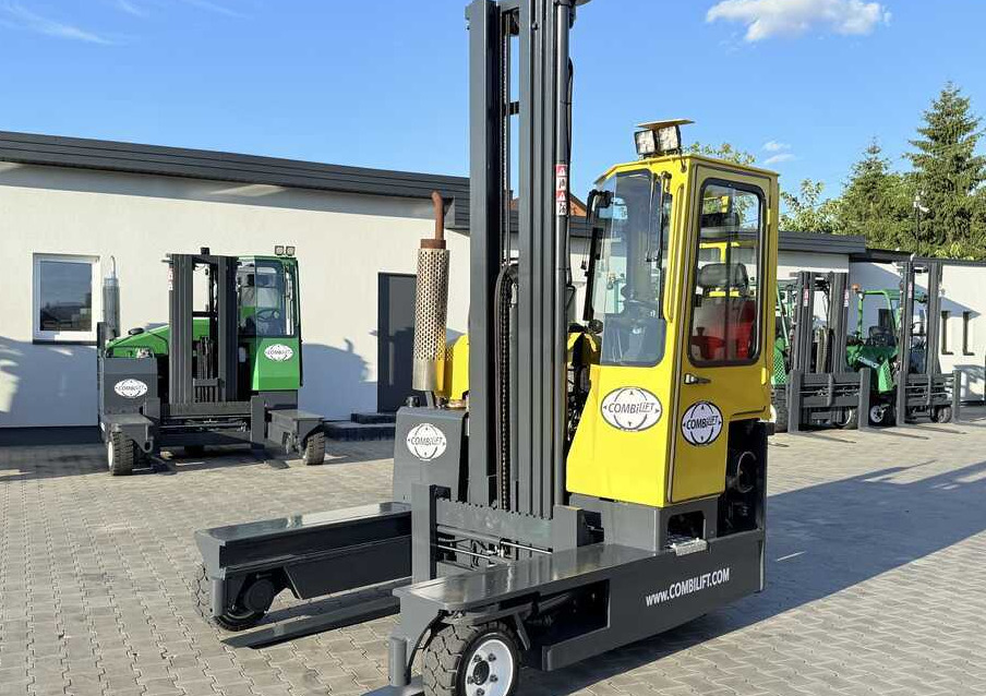 Combilift C3000 / GAS / TRIPLEX - 7600MM / FREE-LIFT / POSITIONER / A comprehensive range of four-way and side-loading forklifts. - 4-κίνητα ανυψωτικό στενών δρόμων: φωτογραφία 1 Combilift C3000 / GAS / TRIPLEX - 7600MM / FREE-LIFT / POSITIONER / A comprehensive range of four-way and side-loading forklifts. - 4-κίνητα ανυψωτικό στενών δρόμων: φωτογραφία 1