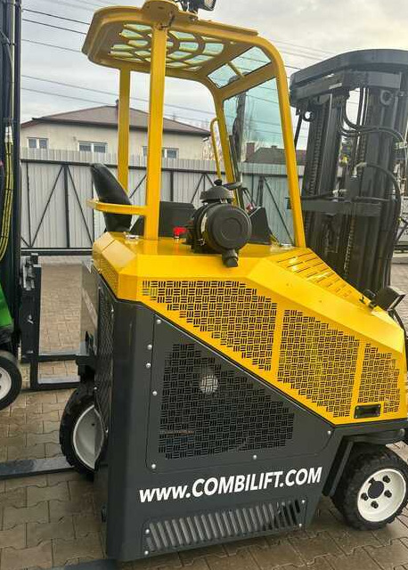 Combilift C3000CB -DIESEL- Only 6117 hours - 4-κίνητα ανυψωτικό στενών δρόμων: φωτογραφία 2 Combilift C3000CB -DIESEL- Only 6117 hours - 4-κίνητα ανυψωτικό στενών δρόμων: φωτογραφία 2