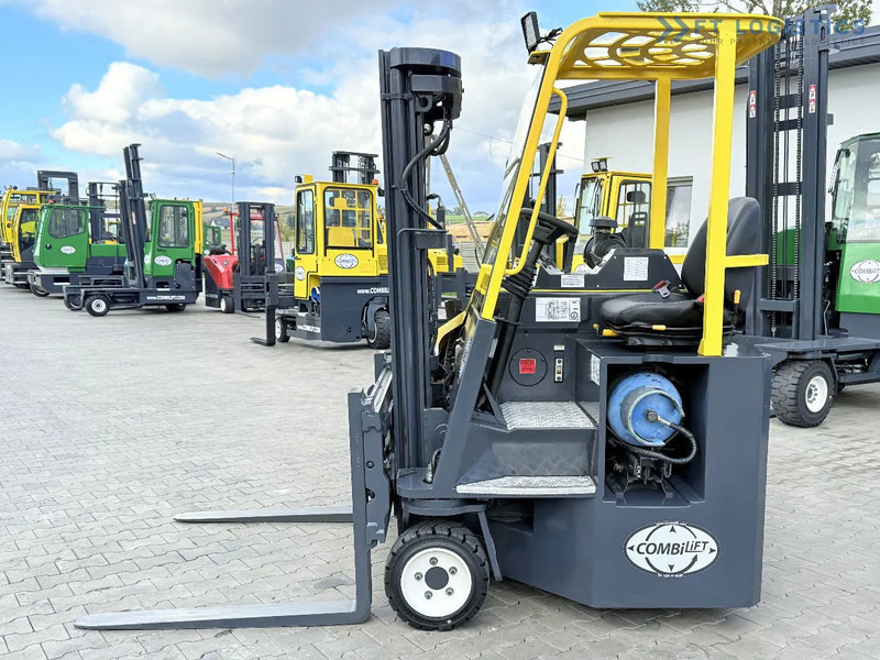 Combilift C3000CB / GAS / TRIPLEX 4900MM / FREE LIFT / FORK POSITIONER / SIDE SHIFT / EXCELLENT CONDITION / Wide range of four-way and sid - 4-κίνητα ανυψωτικό στενών δρόμων: φωτογραφία 3 Combilift C3000CB / GAS / TRIPLEX 4900MM / FREE LIFT / FORK POSITIONER / SIDE SHIFT / EXCELLENT CONDITION / Wide range of four-way and sid - 4-κίνητα ανυψωτικό στενών δρόμων: φωτογραφία 3
