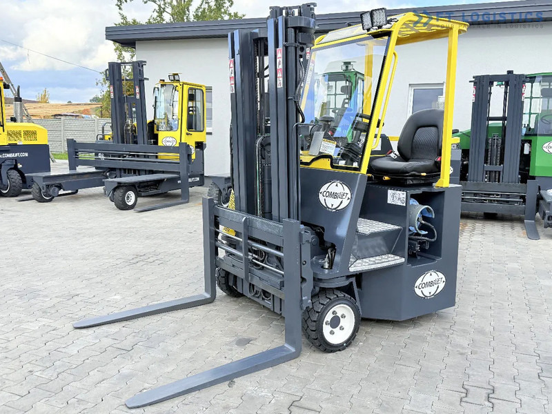 Combilift C3000CB / GAS / TRIPLEX 4900MM / FREE LIFT / FORK POSITIONER / SIDE SHIFT / EXCELLENT CONDITION / Wide range of four-way and sid - 4-κίνητα ανυψωτικό στενών δρόμων: φωτογραφία 5 Combilift C3000CB / GAS / TRIPLEX 4900MM / FREE LIFT / FORK POSITIONER / SIDE SHIFT / EXCELLENT CONDITION / Wide range of four-way and sid - 4-κίνητα ανυψωτικό στενών δρόμων: φωτογραφία 5