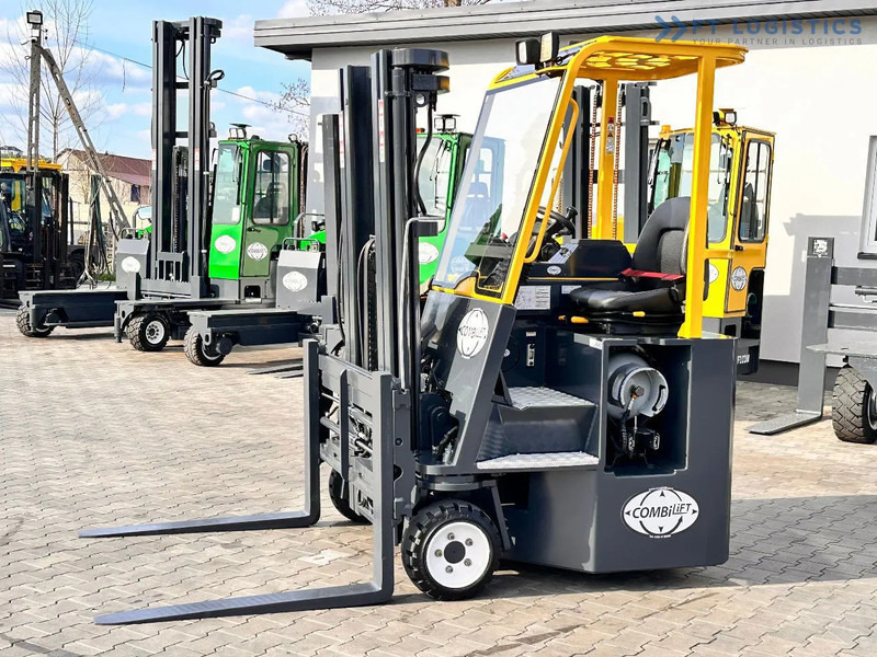 Combilift C3000CB / LPG / TRIPLEX / 4900MM / FREE LIFT / POSITIONER / LIKE NEW C3000CB / LPG / TRIPLEX / 4900MM / FREE LIFT / POSITIONER / - 4-κίνητα ανυψωτικό στενών δρόμων: φωτογραφία 3 Combilift C3000CB / LPG / TRIPLEX / 4900MM / FREE LIFT / POSITIONER / LIKE NEW C3000CB / LPG / TRIPLEX / 4900MM / FREE LIFT / POSITIONER / - 4-κίνητα ανυψωτικό στενών δρόμων: φωτογραφία 3
