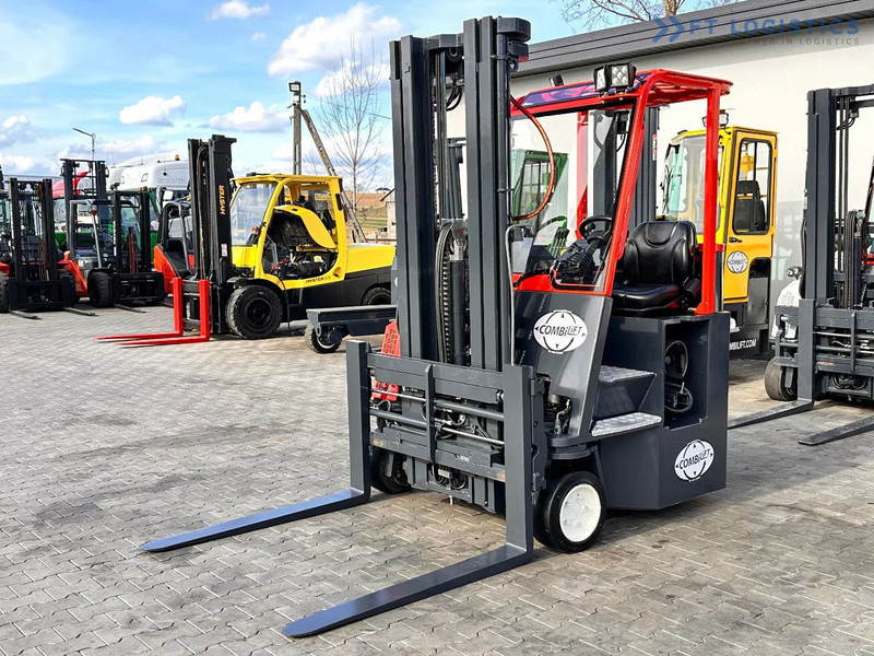 Combilift C3000CB / LPG / TRIPLEX / 5500MM / FREE LIFT / FORK SHIFT / POSITIONER C3000CB / LPG / TRIPLEX / 5500MM / FREE LIFT / FORK SHIFT - 4-κίνητα ανυψωτικό στενών δρόμων: φωτογραφία 2 Combilift C3000CB / LPG / TRIPLEX / 5500MM / FREE LIFT / FORK SHIFT / POSITIONER C3000CB / LPG / TRIPLEX / 5500MM / FREE LIFT / FORK SHIFT - 4-κίνητα ανυψωτικό στενών δρόμων: φωτογραφία 2