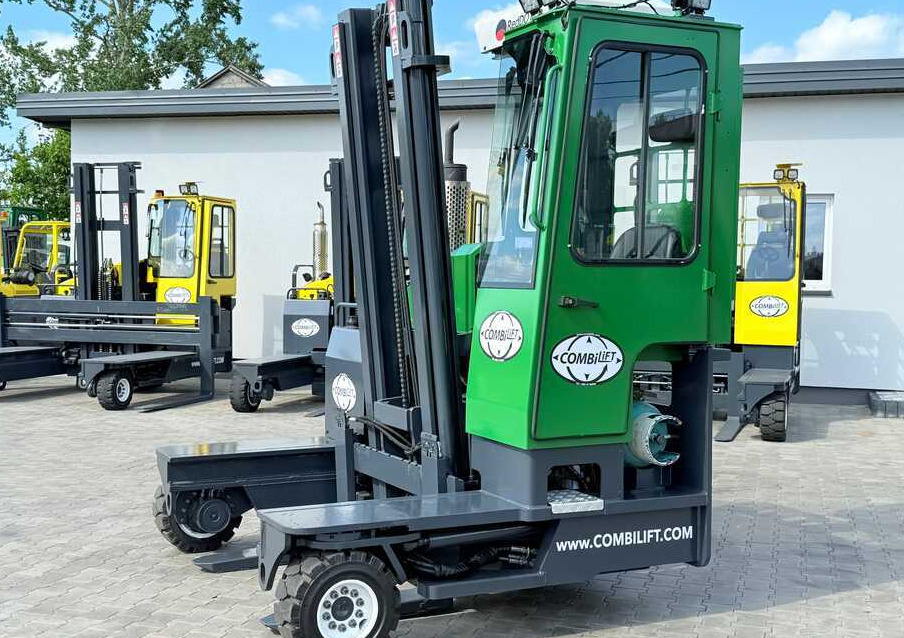 Combilift C3500 / DUPLEX 4100MM / GAS / EXTENDABLE FORKS / CABIN / HEATING + AIR CONDITIONING / LIKE NEW - 4-κίνητα ανυψωτικό στενών δρόμων: φωτογραφία 3 Combilift C3500 / DUPLEX 4100MM / GAS / EXTENDABLE FORKS / CABIN / HEATING + AIR CONDITIONING / LIKE NEW - 4-κίνητα ανυψωτικό στενών δρόμων: φωτογραφία 3