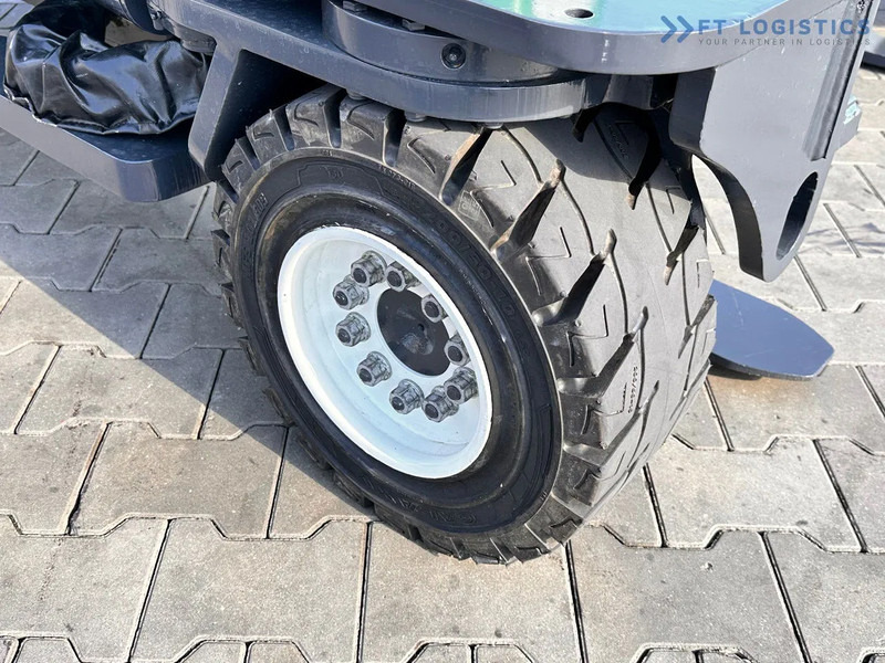 Combilift C4000 / TRIPLEX / 4900MM / LPG / FREE LIFT / FORK SHIFT / LIKE NEW C4000 / TRIPLEX / 4900MM / LPG / FREE LIFT / FORK SHIFT / LIK - 4-κίνητα ανυψωτικό στενών δρόμων: φωτογραφία 5 Combilift C4000 / TRIPLEX / 4900MM / LPG / FREE LIFT / FORK SHIFT / LIKE NEW C4000 / TRIPLEX / 4900MM / LPG / FREE LIFT / FORK SHIFT / LIK - 4-κίνητα ανυψωτικό στενών δρόμων: φωτογραφία 5