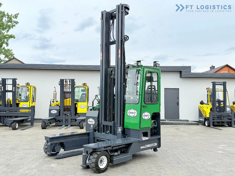 Combilift C4000 / TRIPLEX / 9300MM / FREE LIFT / POSITIONER / GAS / CABIN C4000 / TRIPLEX / 9300MM / FREE LIFT / POSITIONER / GAS / CABIN - 4-κίνητα ανυψωτικό στενών δρόμων: φωτογραφία 2 Combilift C4000 / TRIPLEX / 9300MM / FREE LIFT / POSITIONER / GAS / CABIN C4000 / TRIPLEX / 9300MM / FREE LIFT / POSITIONER / GAS / CABIN - 4-κίνητα ανυψωτικό στενών δρόμων: φωτογραφία 2