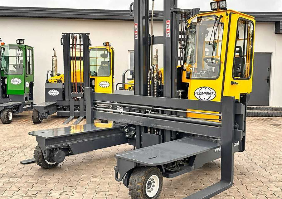 Combilift C4500 / DUPLEX / 4050MM / DIESEL / WIDE POSITIONER / FREE LIFT / SIDESHIFT / LIKE NEW - 4-κίνητα ανυψωτικό στενών δρόμων: φωτογραφία 2 Combilift C4500 / DUPLEX / 4050MM / DIESEL / WIDE POSITIONER / FREE LIFT / SIDESHIFT / LIKE NEW - 4-κίνητα ανυψωτικό στενών δρόμων: φωτογραφία 2