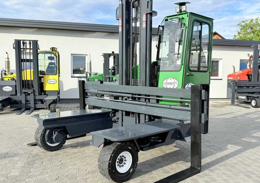 Combilift C5000XL / DIESEL / DUPLEX - 4000MM / WIDE FORK POSITIONER 3350MM / FULL HEATED CABIN / ONLY 6453 HOURS / CONDITION - LIKE NEW! - 4-κίνητα ανυψωτικό στενών δρόμων: φωτογραφία 5 Combilift C5000XL / DIESEL / DUPLEX - 4000MM / WIDE FORK POSITIONER 3350MM / FULL HEATED CABIN / ONLY 6453 HOURS / CONDITION - LIKE NEW! - 4-κίνητα ανυψωτικό στενών δρόμων: φωτογραφία 5