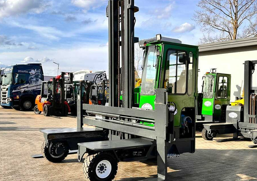 Combilift C5000XL / LPG / AIR CONDITIONING / WIDE POSITIONER / DUPLEX MAST / ADJUSTABLE FORKS / NEW TIRES / EXCELLENT CONDITION! - 4-κίνητα ανυψωτικό στενών δρόμων: φωτογραφία 2 Combilift C5000XL / LPG / AIR CONDITIONING / WIDE POSITIONER / DUPLEX MAST / ADJUSTABLE FORKS / NEW TIRES / EXCELLENT CONDITION! - 4-κίνητα ανυψωτικό στενών δρόμων: φωτογραφία 2