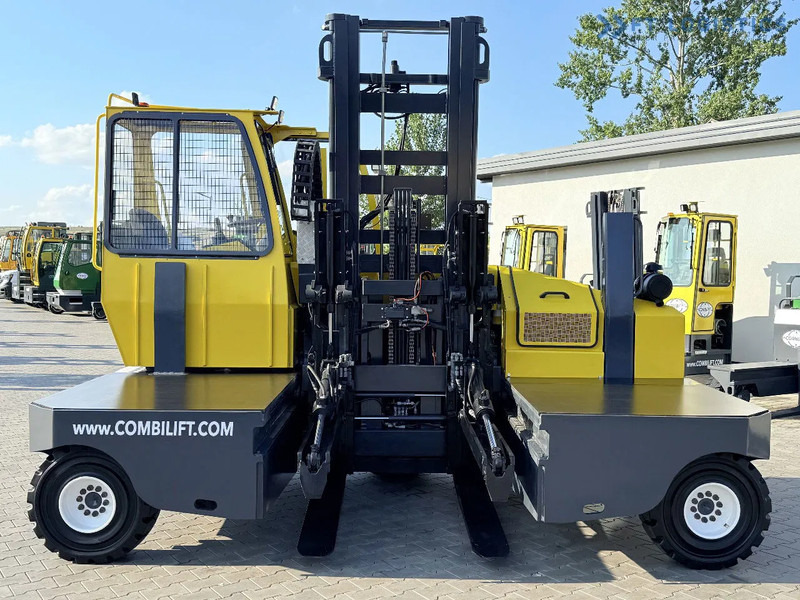 Combilift C6000SR / DUPLEX / 4200MM / LOAD CLAMP ON FORKS / FREE LIFT / DIESEL / POSITIONER / NEW TIRES / LIKE NEW / Wide range of four-wa - 4-κίνητα ανυψωτικό στενών δρόμων: φωτογραφία 3 Combilift C6000SR / DUPLEX / 4200MM / LOAD CLAMP ON FORKS / FREE LIFT / DIESEL / POSITIONER / NEW TIRES / LIKE NEW / Wide range of four-wa - 4-κίνητα ανυψωτικό στενών δρόμων: φωτογραφία 3