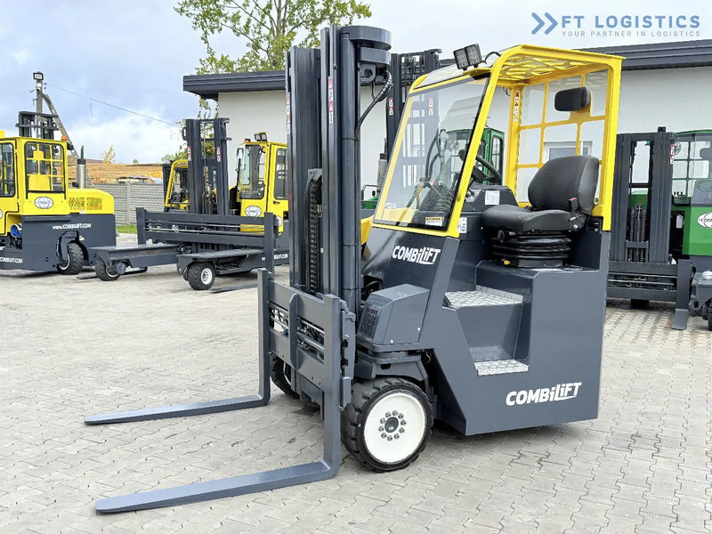 Combilift CB4000 / GAS / TRIPLEX 5200MM / FREE LIFT / FORK POSITIONER / SIDE SHIFT / EXCELLENT CONDITION / Wide range of four-way and side - 4-κίνητα ανυψωτικό στενών δρόμων: φωτογραφία 3 Combilift CB4000 / GAS / TRIPLEX 5200MM / FREE LIFT / FORK POSITIONER / SIDE SHIFT / EXCELLENT CONDITION / Wide range of four-way and side - 4-κίνητα ανυψωτικό στενών δρόμων: φωτογραφία 3
