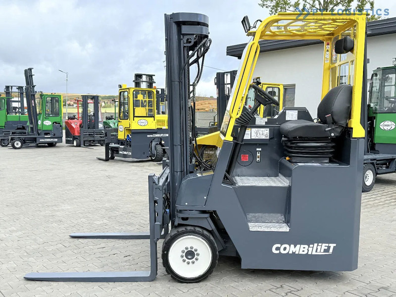 Combilift CB4000 / GAS / TRIPLEX 5200MM / FREE LIFT / FORK POSITIONER / SIDE SHIFT / EXCELLENT CONDITION / Wide range of four-way and side - 4-κίνητα ανυψωτικό στενών δρόμων: φωτογραφία 2 Combilift CB4000 / GAS / TRIPLEX 5200MM / FREE LIFT / FORK POSITIONER / SIDE SHIFT / EXCELLENT CONDITION / Wide range of four-way and side - 4-κίνητα ανυψωτικό στενών δρόμων: φωτογραφία 2