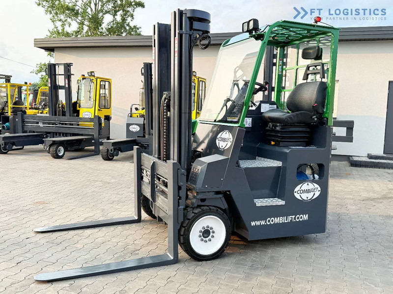 Combilift COMBILIFT C4000CB – TRIPLEX 5200mm – Year 2017 – LPG – FREE LIFT – SIDESHIFT – FORK POSITIONER – CONDITION 5/5 COMBILIFT C4000CB - 4-κίνητα ανυψωτικό στενών δρόμων: φωτογραφία 2 Combilift COMBILIFT C4000CB – TRIPLEX 5200mm – Year 2017 – LPG – FREE LIFT – SIDESHIFT – FORK POSITIONER – CONDITION 5/5 COMBILIFT C4000CB - 4-κίνητα ανυψωτικό στενών δρόμων: φωτογραφία 2
