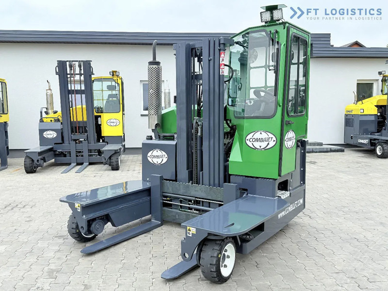 Combilift Combilift C3000 / DIESEL / TRIPLEX 4900MM / FREE LIFT / FORK POSITIONER / HEATING / FULL CABIN / PERFECT CONDITION / Wide range - 4-κίνητα ανυψωτικό στενών δρόμων: φωτογραφία 3 Combilift Combilift C3000 / DIESEL / TRIPLEX 4900MM / FREE LIFT / FORK POSITIONER / HEATING / FULL CABIN / PERFECT CONDITION / Wide range - 4-κίνητα ανυψωτικό στενών δρόμων: φωτογραφία 3