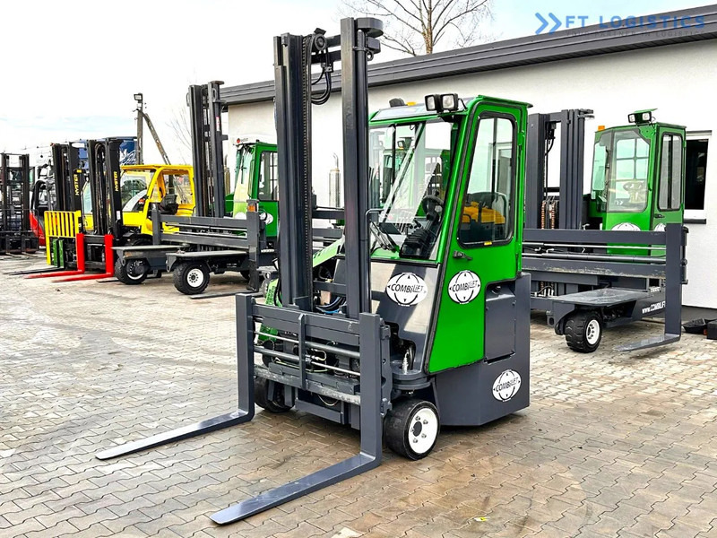Combilift Combilift C3000CB - DUPLEX 4000mm - Year 2015 - / CABIN - HEATING / ONLY 6546 MTH / EXCELLENT CONDITION / LIKE NEW! Combilift C3 - 4-κίνητα ανυψωτικό στενών δρόμων: φωτογραφία 1 Combilift Combilift C3000CB - DUPLEX 4000mm - Year 2015 - / CABIN - HEATING / ONLY 6546 MTH / EXCELLENT CONDITION / LIKE NEW! Combilift C3 - 4-κίνητα ανυψωτικό στενών δρόμων: φωτογραφία 1