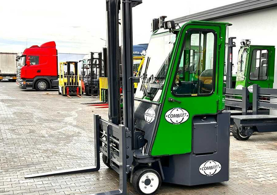 Combilift Combilift C3000CB - DUPLEX 4000mm - Year 2015 - / CABIN - HEATING / ONLY 6546 MTH / EXCELLENT CONDITION / LIKE NEW! - 4-κίνητα ανυψωτικό στενών δρόμων: φωτογραφία 2 Combilift Combilift C3000CB - DUPLEX 4000mm - Year 2015 - / CABIN - HEATING / ONLY 6546 MTH / EXCELLENT CONDITION / LIKE NEW! - 4-κίνητα ανυψωτικό στενών δρόμων: φωτογραφία 2