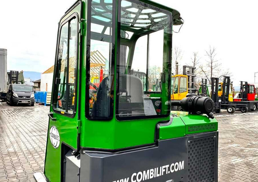 Combilift Combilift C3000CB - DUPLEX 4000mm - Year 2015 - / CABIN - HEATING / ONLY 6546 MTH / EXCELLENT CONDITION / LIKE NEW! - 4-κίνητα ανυψωτικό στενών δρόμων: φωτογραφία 5 Combilift Combilift C3000CB - DUPLEX 4000mm - Year 2015 - / CABIN - HEATING / ONLY 6546 MTH / EXCELLENT CONDITION / LIKE NEW! - 4-κίνητα ανυψωτικό στενών δρόμων: φωτογραφία 5