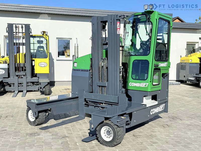 Combilift Combilift FOUR-WAY MULTIDIRECTIONAL FORKLIFT C4500 / DIESEL / TRIPLEX 4900MM / ONLY 4854 HOURS / FORK POSITIONER / FULL CABIN – - 4-κίνητα ανυψωτικό στενών δρόμων: φωτογραφία 4 Combilift Combilift FOUR-WAY MULTIDIRECTIONAL FORKLIFT C4500 / DIESEL / TRIPLEX 4900MM / ONLY 4854 HOURS / FORK POSITIONER / FULL CABIN – - 4-κίνητα ανυψωτικό στενών δρόμων: φωτογραφία 4