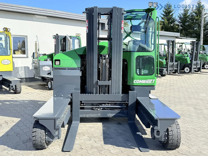 Combilift FOUR-WAY / MULTI-DIRECTIONAL FORKLIFT C4500 / DIESEL / TRIPLEX 4900MM / ONLY 4160 WORKING HOURS / FORK POSITIONER / FULL CABIN W - 4-κίνητα ανυψωτικό στενών δρόμων: φωτογραφία 4 Combilift FOUR-WAY / MULTI-DIRECTIONAL FORKLIFT C4500 / DIESEL / TRIPLEX 4900MM / ONLY 4160 WORKING HOURS / FORK POSITIONER / FULL CABIN W - 4-κίνητα ανυψωτικό στενών δρόμων: φωτογραφία 4