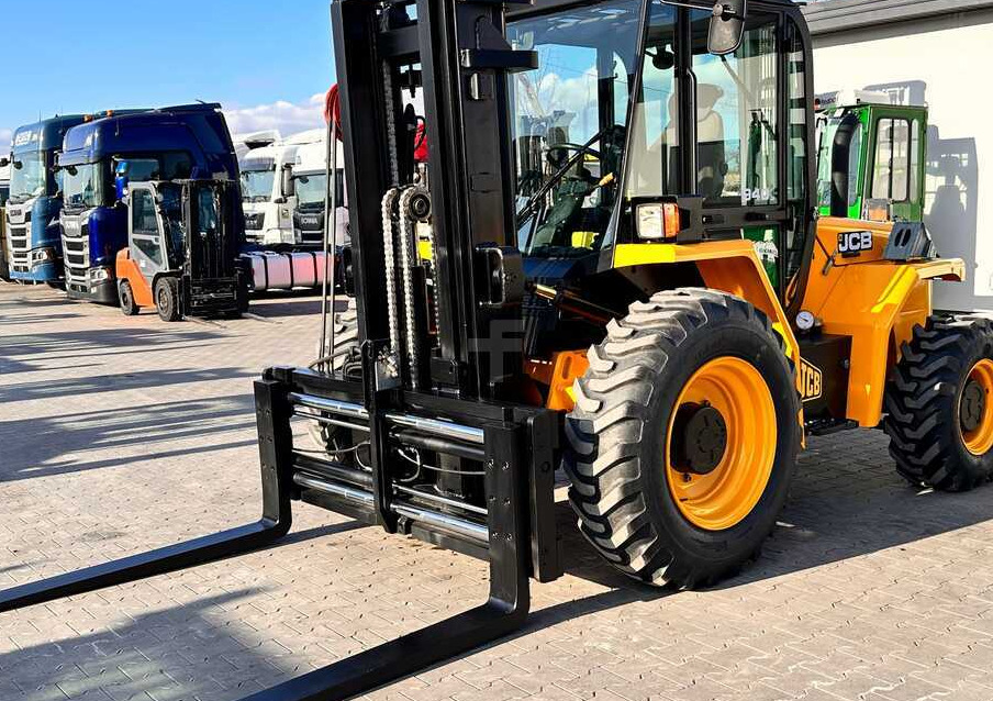JCB 940-2 T4 / DIESEL / TRIPLEX / POSITIONER / FORK SIDE SHIFT / 4T / NEW TIRES / LIKE NEW - Φορτηγό ανωμάλου εδάφους: φωτογραφία 1 JCB 940-2 T4 / DIESEL / TRIPLEX / POSITIONER / FORK SIDE SHIFT / 4T / NEW TIRES / LIKE NEW - Φορτηγό ανωμάλου εδάφους: φωτογραφία 1