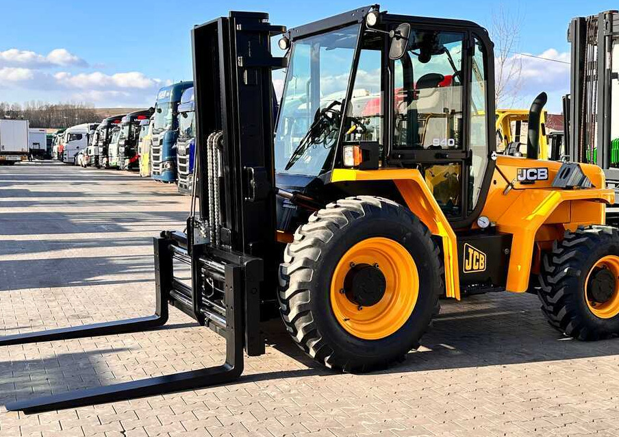 JCB 940-2 T4 / DIESEL / TRIPLEX / POSITIONER / FORK SIDE SHIFT / 4T / NEW TIRES / LIKE NEW - Φορτηγό ανωμάλου εδάφους: φωτογραφία 2 JCB 940-2 T4 / DIESEL / TRIPLEX / POSITIONER / FORK SIDE SHIFT / 4T / NEW TIRES / LIKE NEW - Φορτηγό ανωμάλου εδάφους: φωτογραφία 2