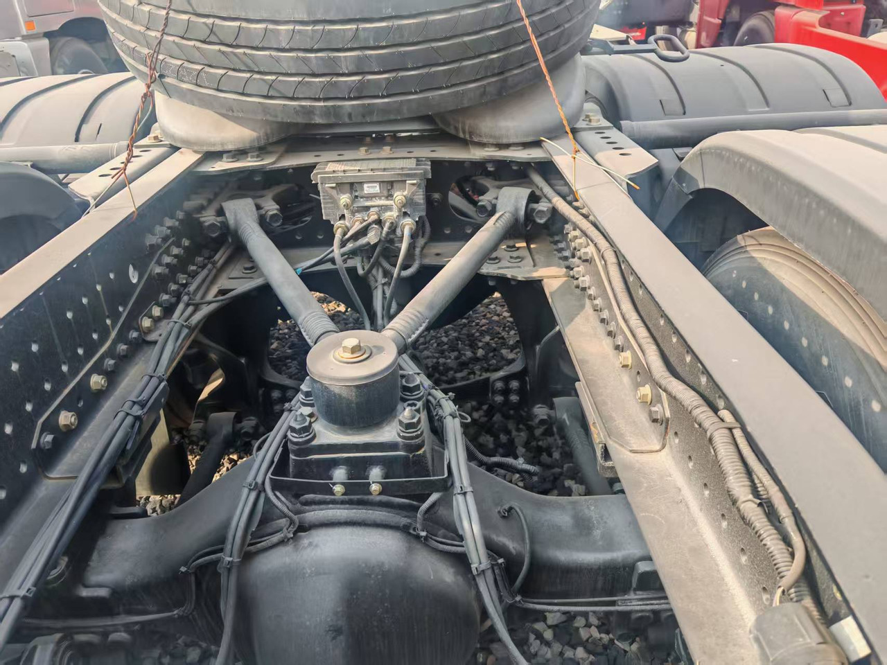 Auman 6×4 - Τράκτορας: φωτογραφία 4 Auman 6×4 - Τράκτορας: φωτογραφία 4