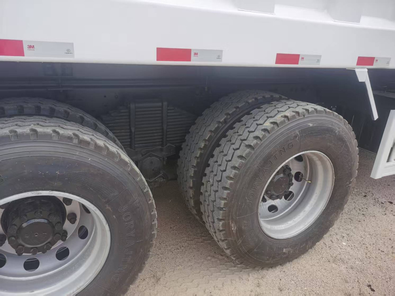 HINO 6×4,10 wheels - Φορτηγό ανατρεπόμενο: φωτογραφία 5 HINO 6×4,10 wheels - Φορτηγό ανατρεπόμενο: φωτογραφία 5