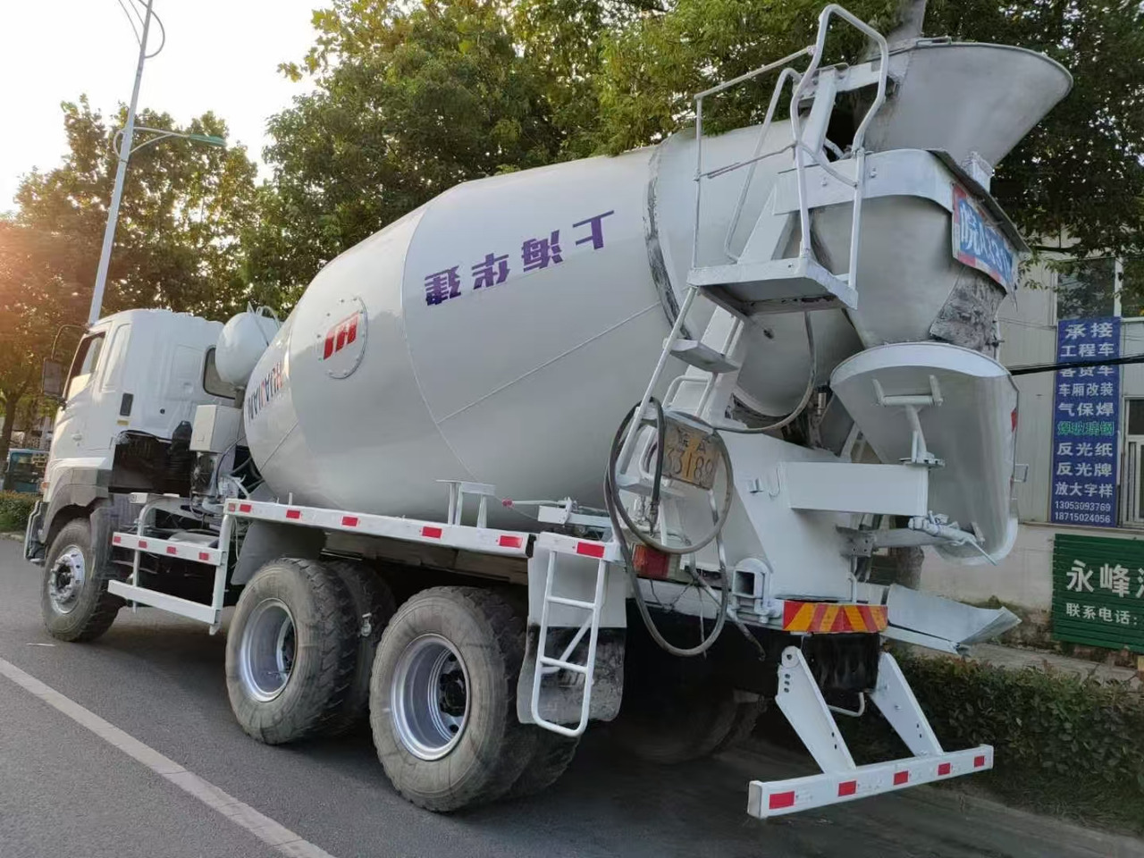 HINO 700  - Φορτηγό βυτιοφόρο: φωτογραφία 5 HINO 700  - Φορτηγό βυτιοφόρο: φωτογραφία 5