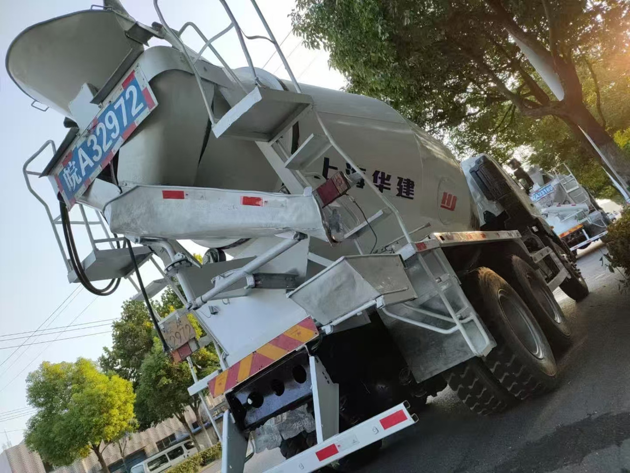 HINO 700  - Φορτηγό βυτιοφόρο: φωτογραφία 4 HINO 700  - Φορτηγό βυτιοφόρο: φωτογραφία 4